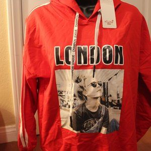 Woman long sleeve hooded shirt